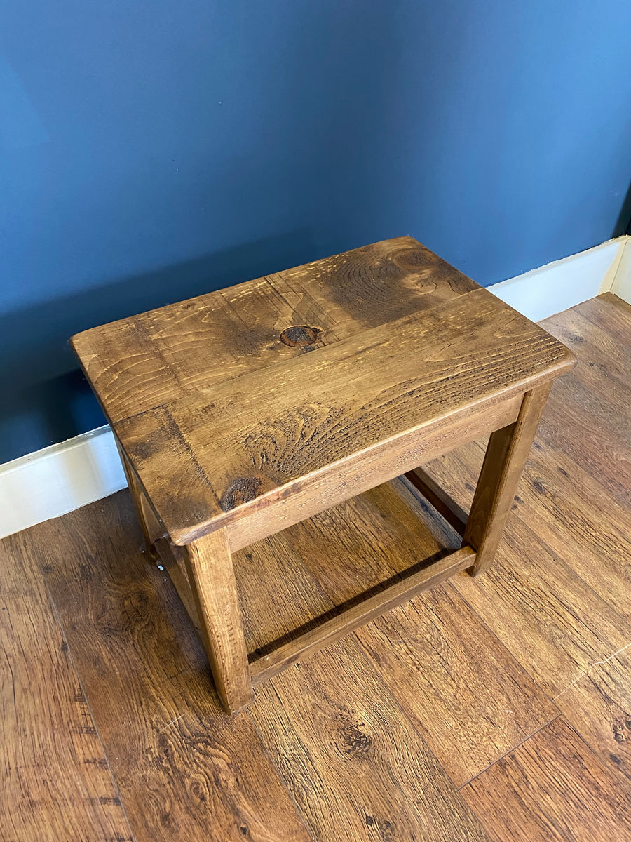 Rustic Pine Side Table/Stool Simply Dutch