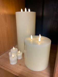 Luxe Candle in Cream 6’ x 6’